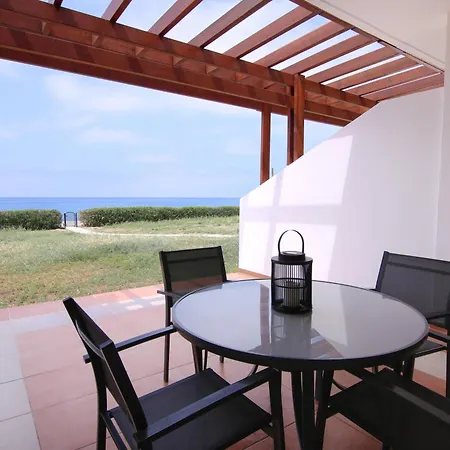 Villa Phaedrus Living: Beachfront Morona