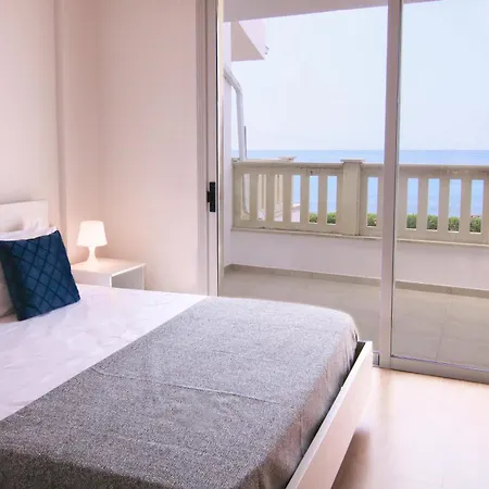 Phaedrus Living: Beachfront Morona * Kato Yialia